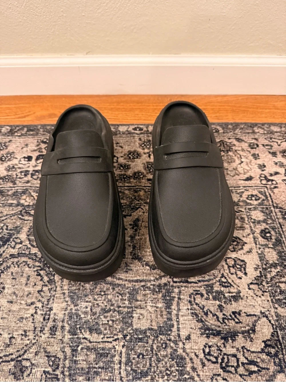 Crocs Women’s 9 Stomp Black Croslite Platform Slip-On Chunky Clogs Mule Loafers